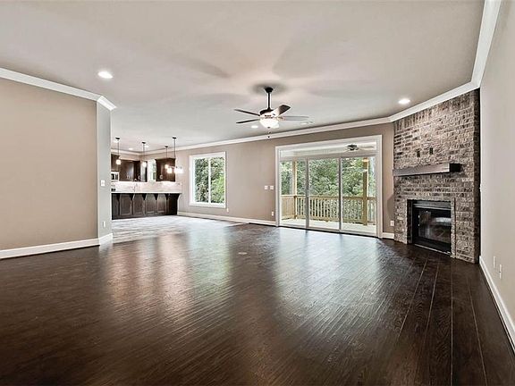 3rd image of 17 Huskins Cir