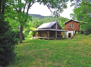 25 Sugar Camp Rd, Marshall, NC 28753
