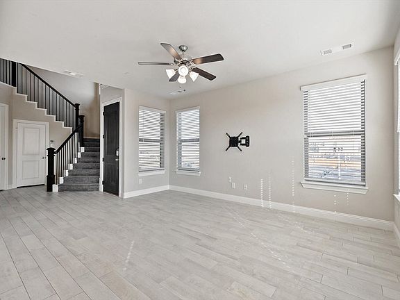 3rd image of 521 Hutchinson Ln