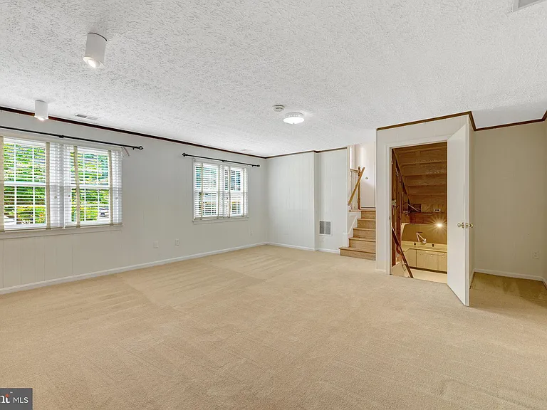615 Kearney Ct SW — Photo 19