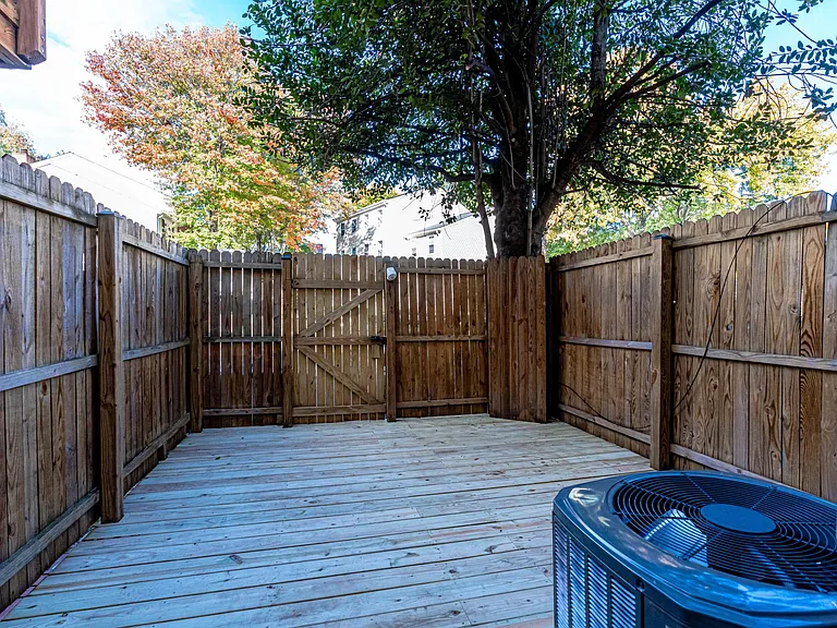 Walkout Back Deck