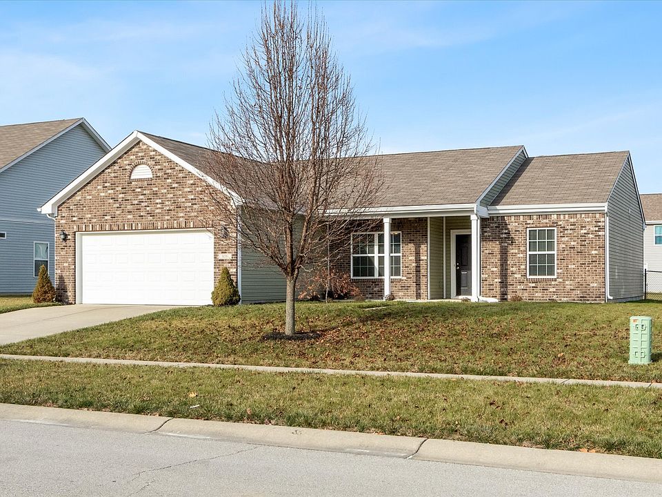 1st image of 858 Rosewood Dr