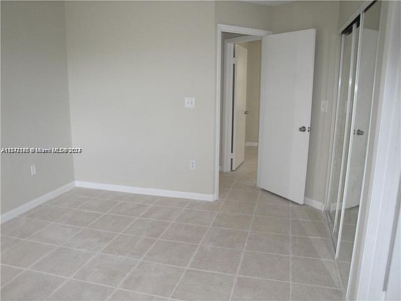 5th image of 1203 San Remo Cir