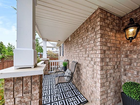 4th image of 1630 Cartwright Cres