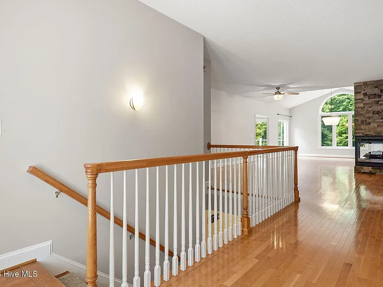 25 Kingswood Cir — Photo 5