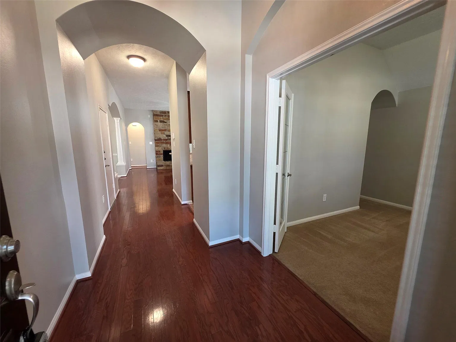 3 bed, 2.0 bath, 1880 sqft, $2,495 — Photo 3