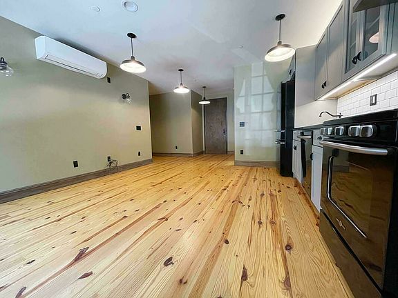 3rd image of 41 Newel St #A1