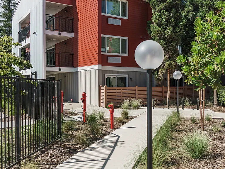 Track 281 Apartments — Photo 47