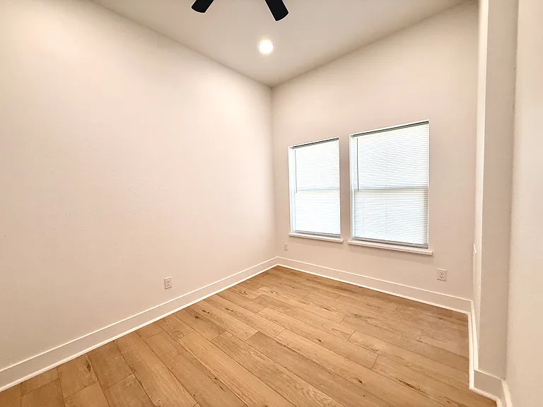 919 S Franklin Dr — Photo 10