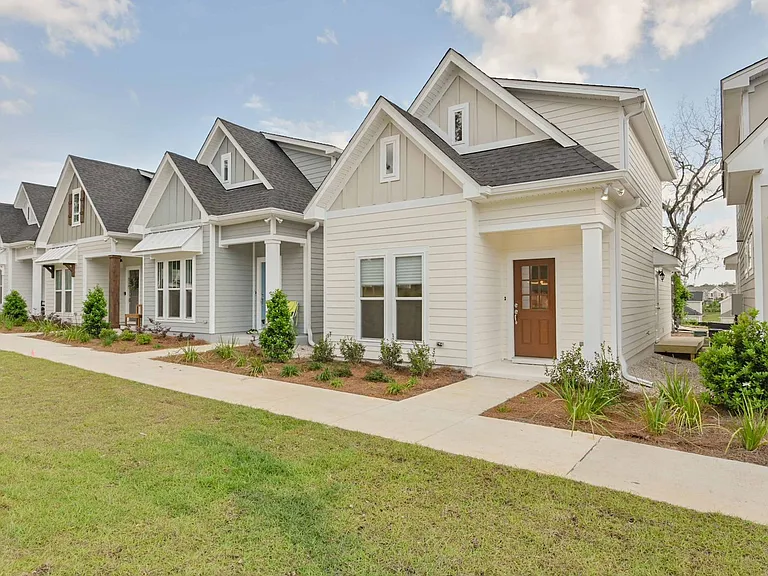 2828 Blue Blossom Trl — Photo 4