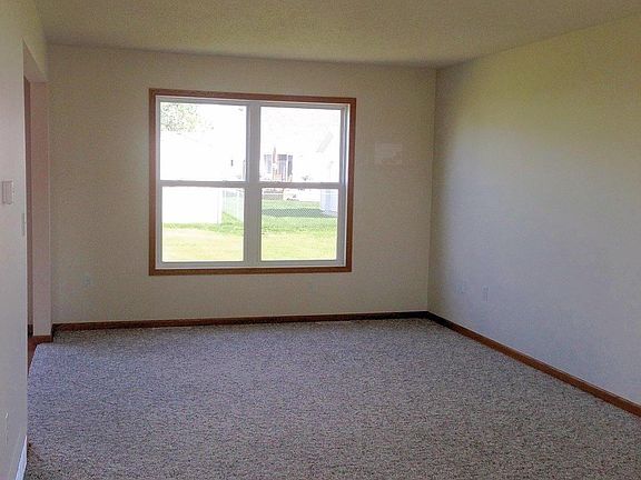 4th image of 7281 Brandon Dr