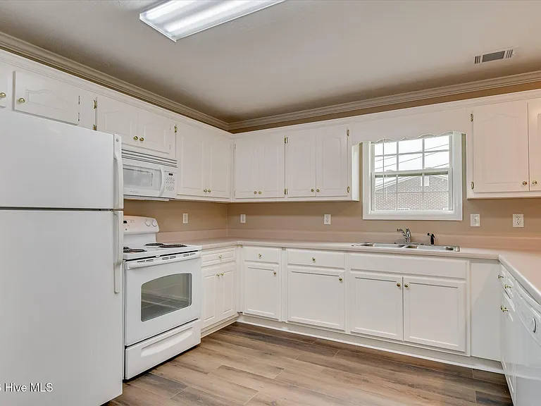 101 Old Thomson Rd #B — Photo 10