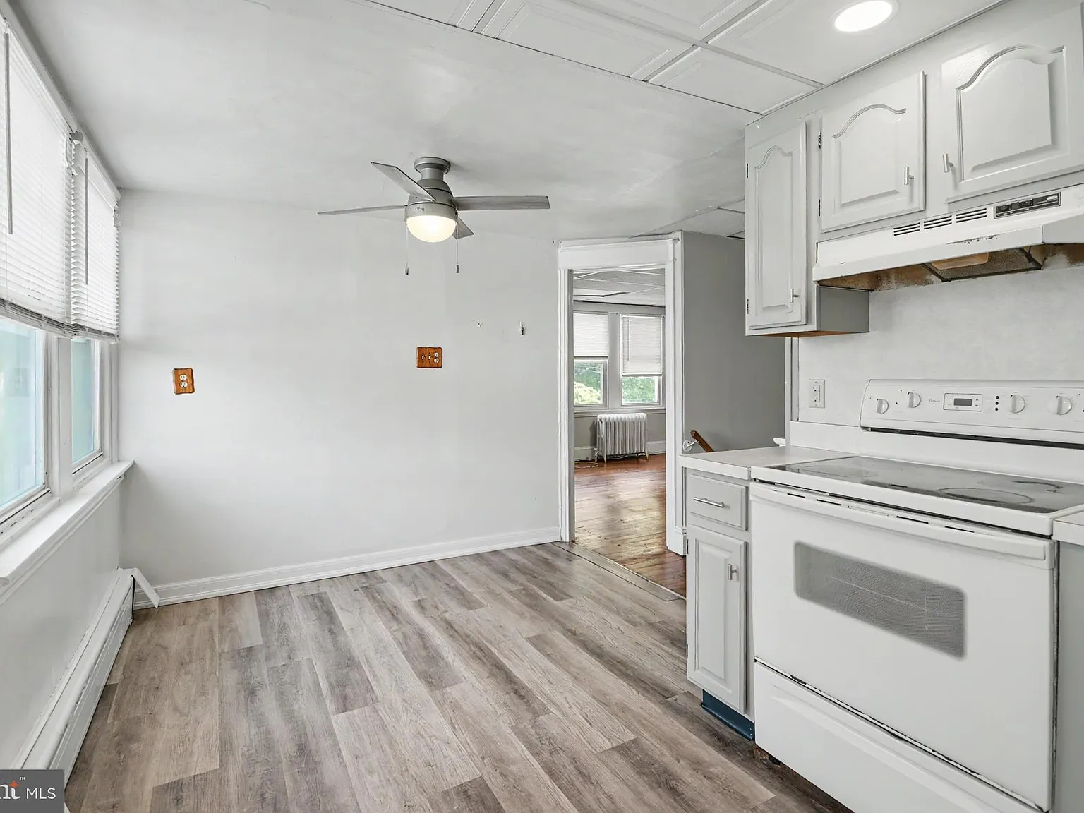 2 bed, 1.0 bath, 1060 sqft, $2,100 — Photo 4
