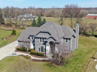 4420 S Mary Ln, New Berlin, WI 53151