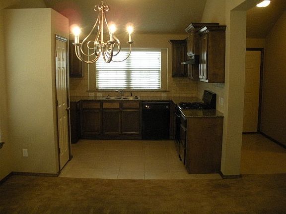 4th image of 3016 Queenston Ave