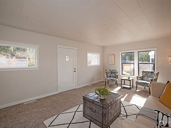 5th image of 1348 Sidney Avenue