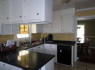 1104 Cherokee Dr, Manning, SC 29102