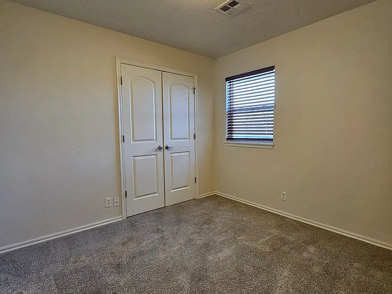 1345 Columbia Cir — Photo 12