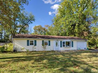 13 Fresh Ponds Rd, Monroe Township, NJ 08831