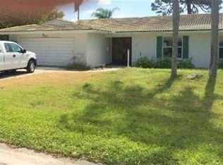 1617 Golf View Dr, Belleair, FL 33756