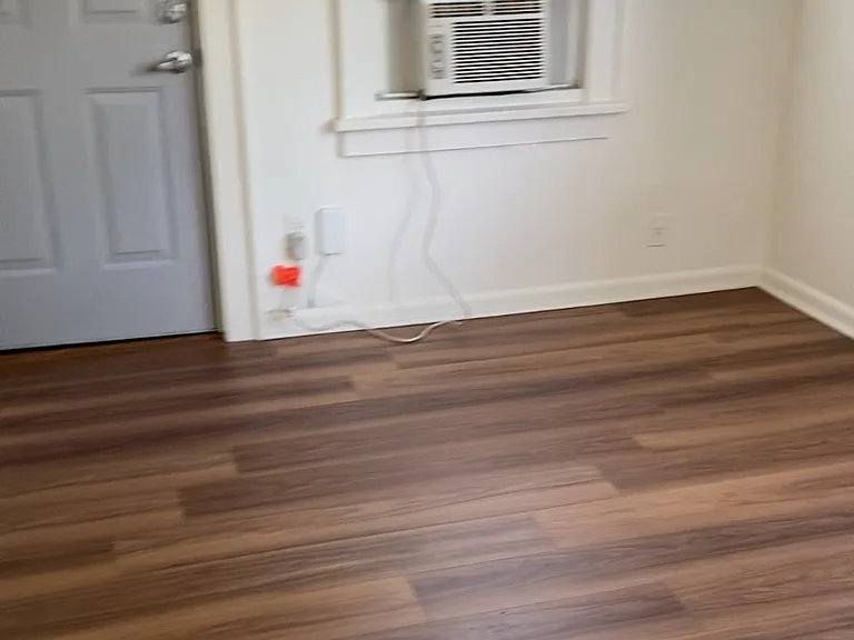 1318 N Market Ave — Photo 6