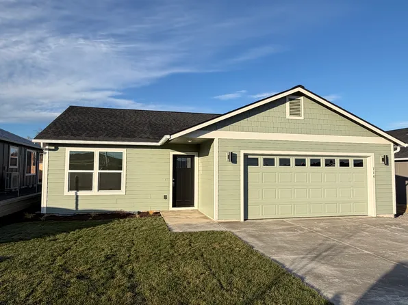 714 NE Rickenbacker Rd, Madras, OR 97741