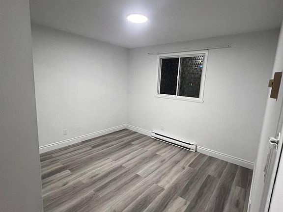 3rd image of 8 C Moir St Floor 2
