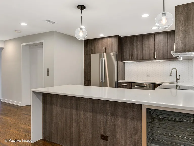 1241 N Dearborn St #4 — Photo 6