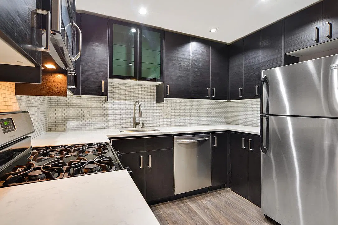 2 bed, 900 sqft, $2,195 — Photo 1