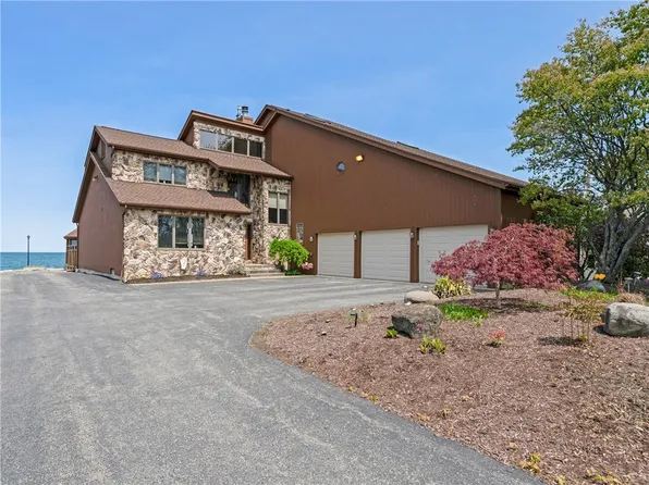 156 Ferguson Dr, Hilton, NY 14468