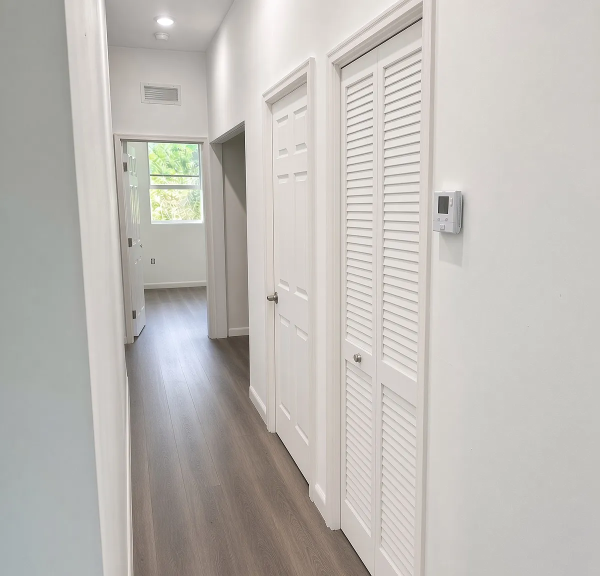 4 bed, 1650 sqft, $3,696 — Photo 3