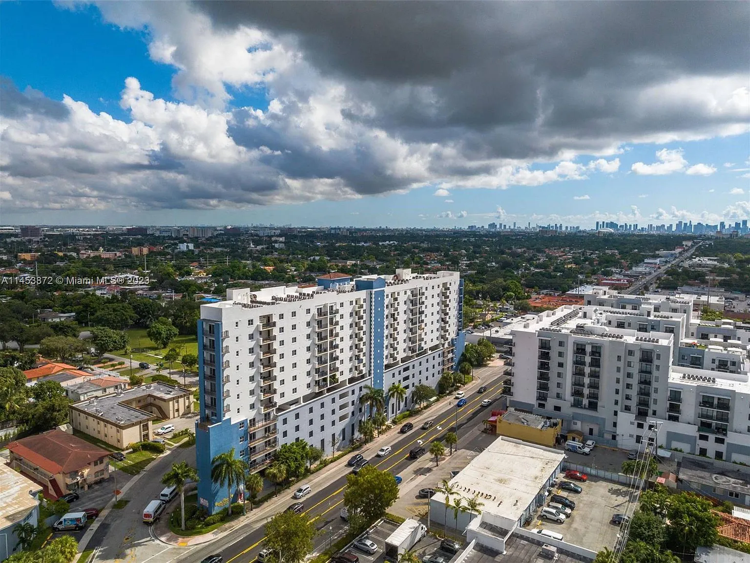 2 bed, 980 sqft, $2,300 — Photo 4