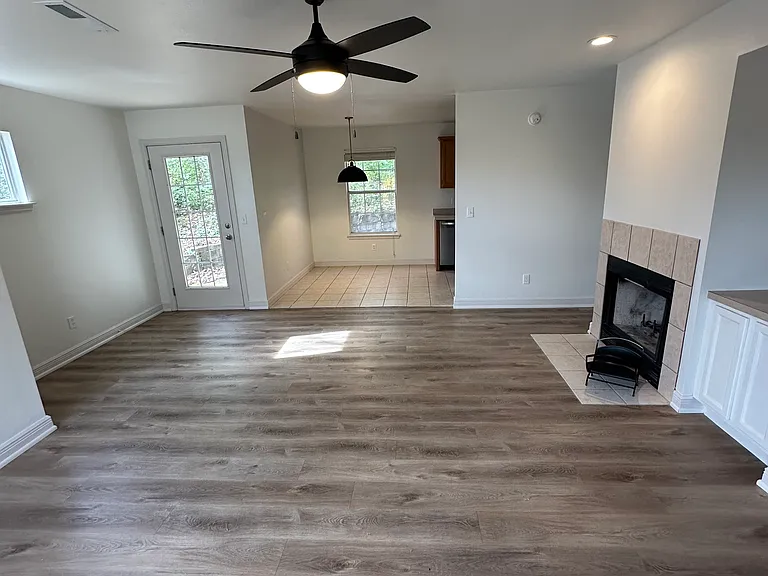 3127 N Kensington Ct — Photo 4