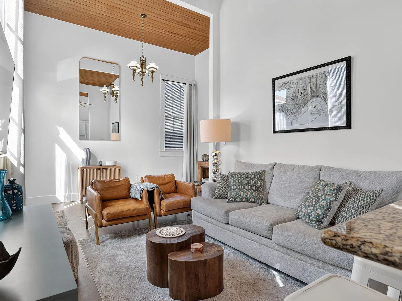 2 bed, 900 sqft, $2,150 — Photo 3