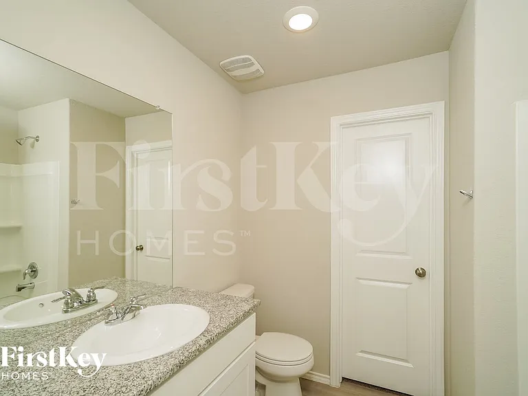 10783 Prusiner Dr — Photo 10