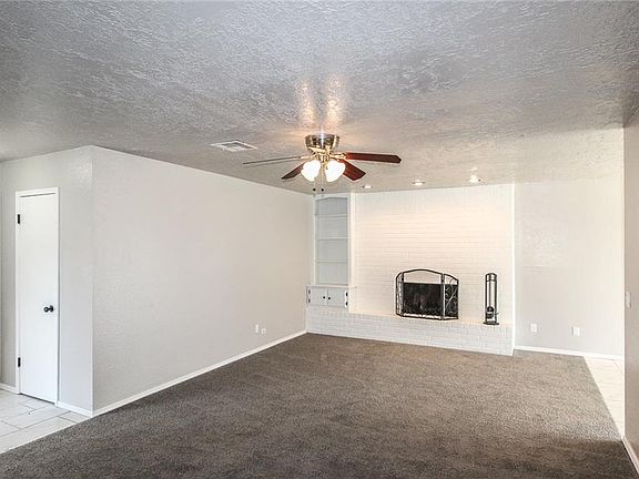 4th image of 112 S Silver Dr