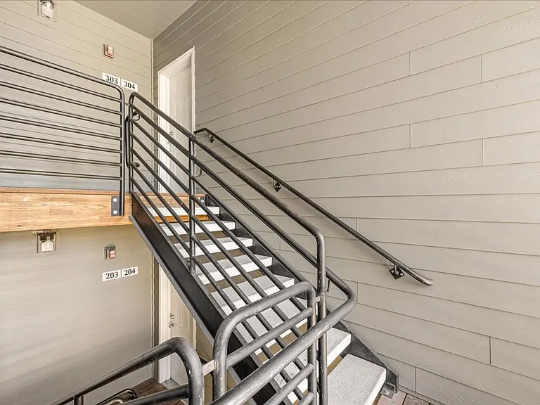 Hawk's Point Apartments — Photo 63