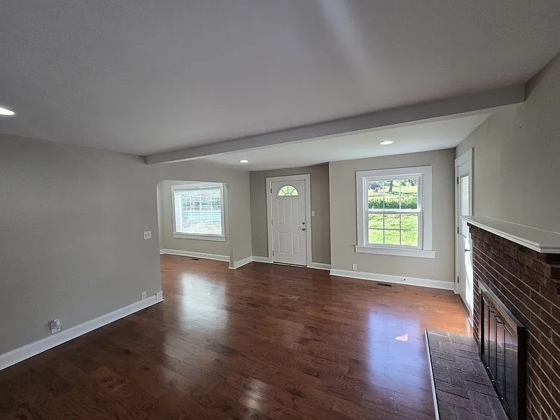 4 bed, 2.0 bath, $2,495 — Photo 4