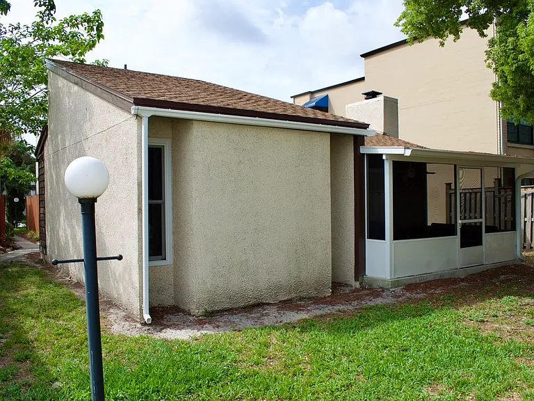 1561 Arcadia Dr — Photo 11