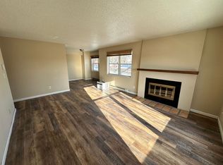 921 Delmar Ct, Minot, ND 58703