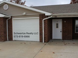 225 Rylee Cir #B, Holts Summit, MO 65043