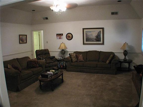 4th image of 114 S Denton Ave