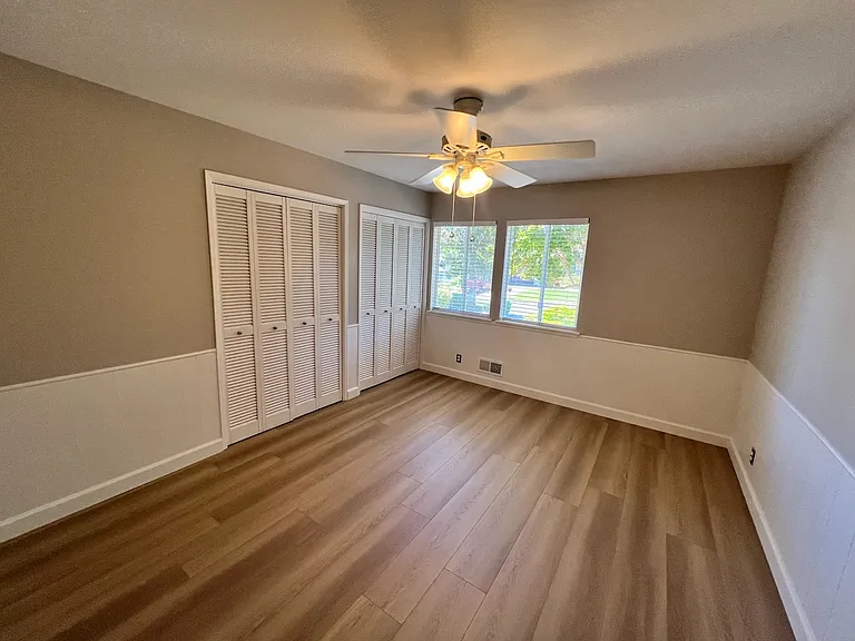 20607 Russell Ln — Photo 17
