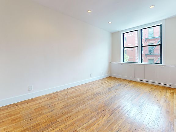 5th image of 156 Prince St APT 4C