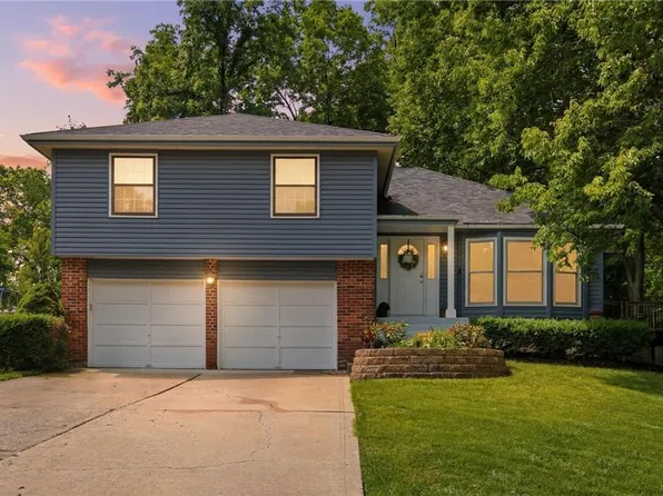 3701 NE Apple Tree Ln, Kansas City, MO 64119