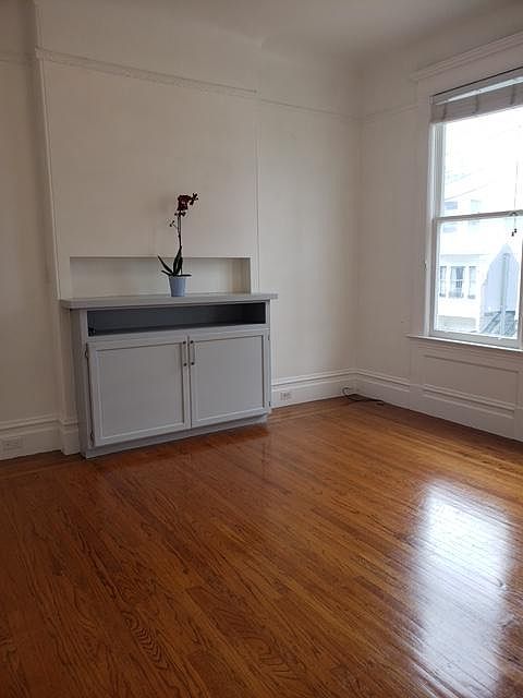 1st image of 946 Greenwich St
