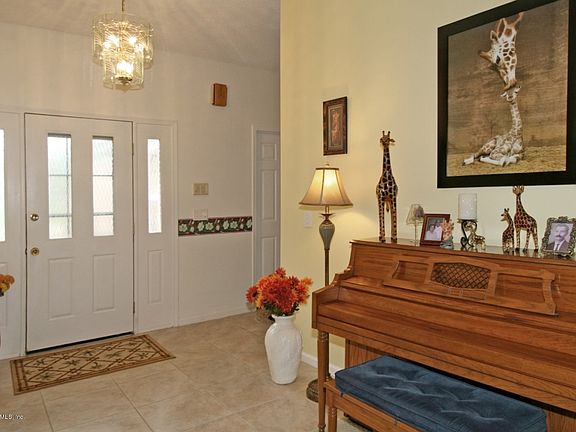3rd image of 601 Castleberry Ct