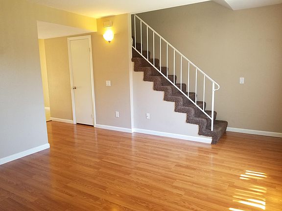 4th image of 163 Whitney Ave APT 3