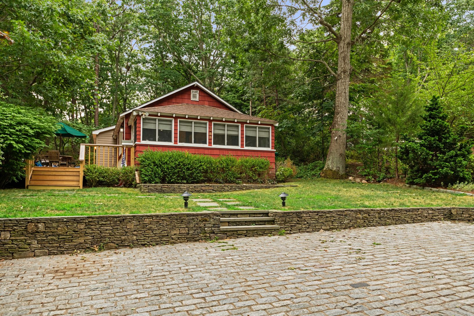  Cobblestoned driveway