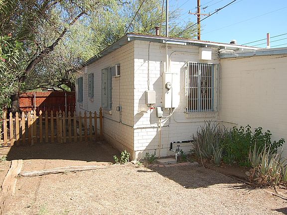 5th image of 3022 E Linden St